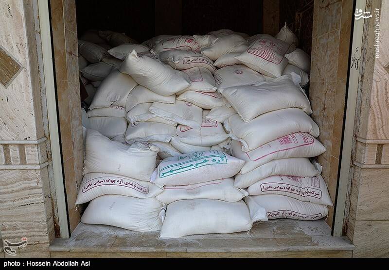 توزيع ۸۰ کيسه آرد در قالب طرح کمک مومنانه در دهه کرامت