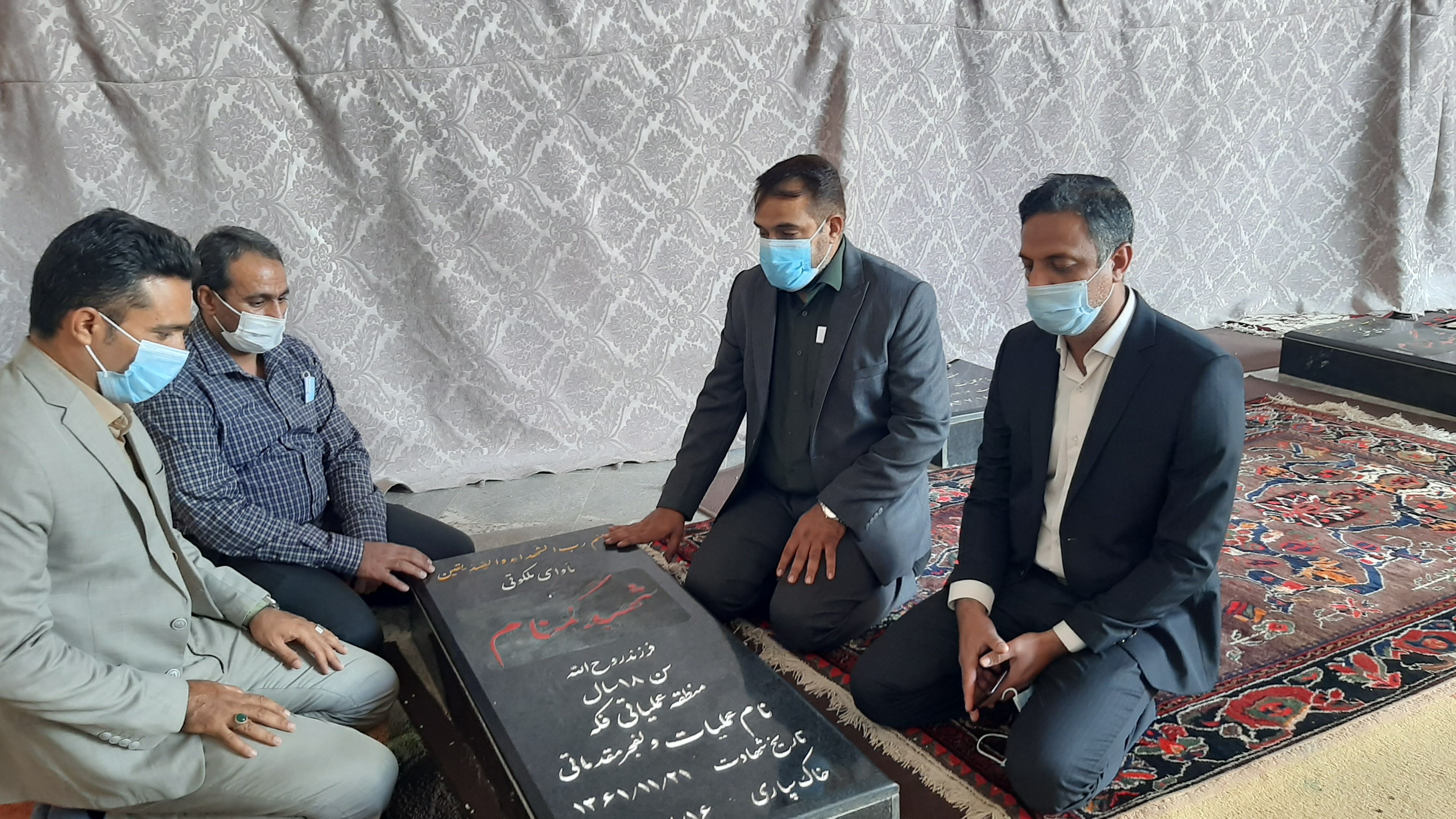 مدير و کارکنان ستاد فهماي جنوب کرمان به مقام شامخ شهداي گمنام اداي احترام کردند